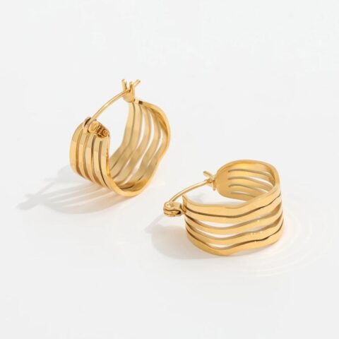 Wave hoops earring
